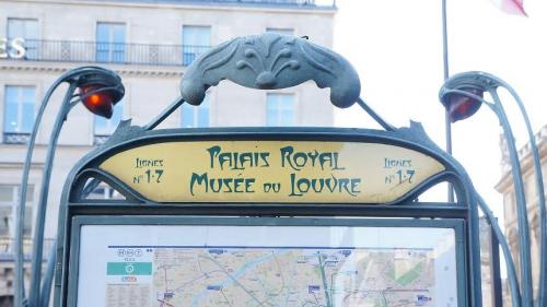 Station de métro Palais Royal Musée du Louvre